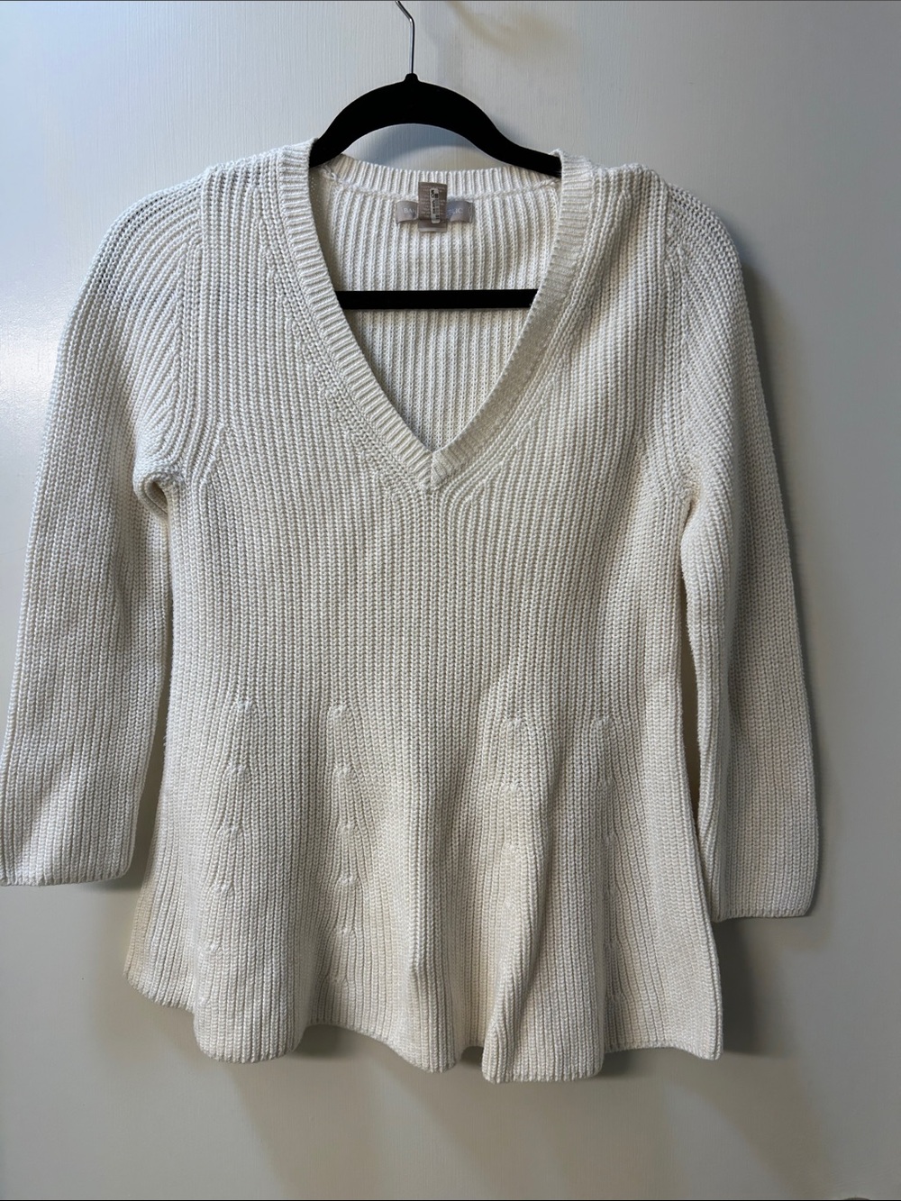 Banana Republic Cream V-Neck Knit Sweater